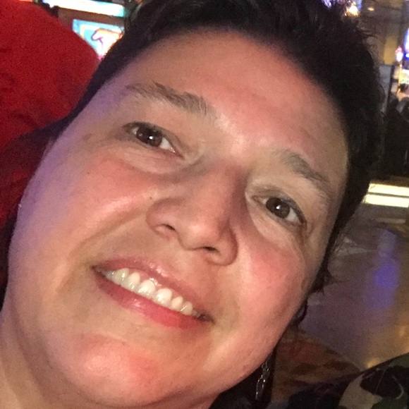 Meet your Posher, Denise - Picture 1 of 1
